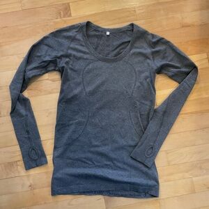 Lululemon swiftly, size 8